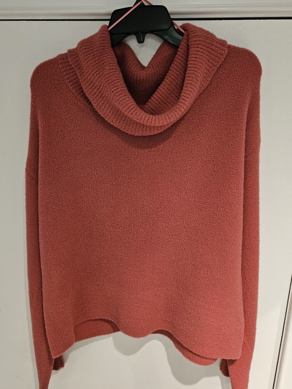 Tahari Heathered Pink Cowl Neck Sweater & Matching Socks Set Size L NWT
